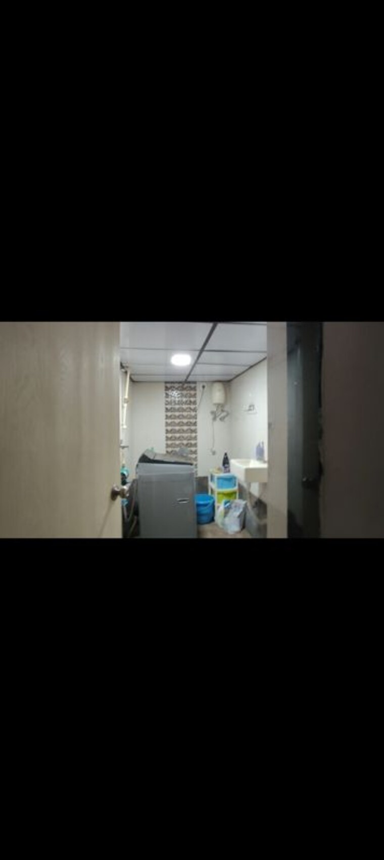 Bathroom, golden-isle 2 Bedroom 612 Sq.Ft. Apartment In Goregaon East Mumbai 10052397