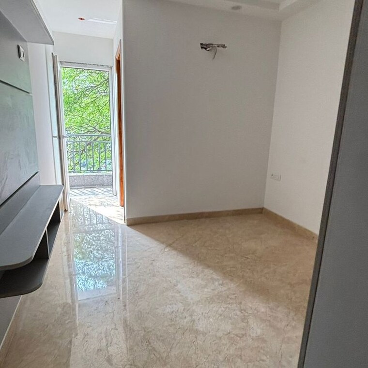 Room, new rajinder nagar 3 Bedroom 100 Sq.Yd. Builder Floor In New Rajinder Nagar Delhi 10052532