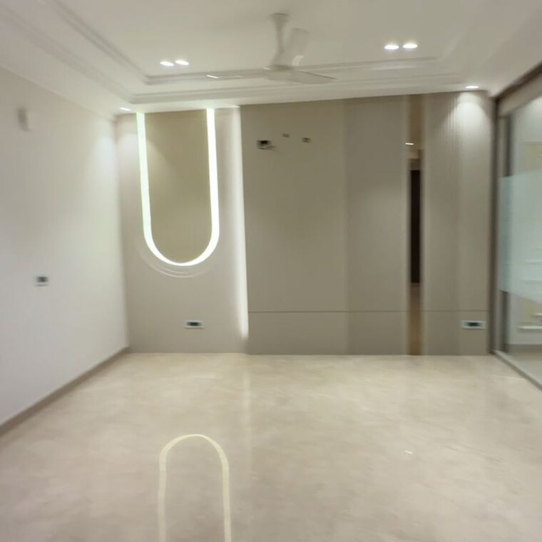 Room, sector 89 5 Bedroom 300 Sq.Yd. Independent House In Sector 89 Mohali 10052552