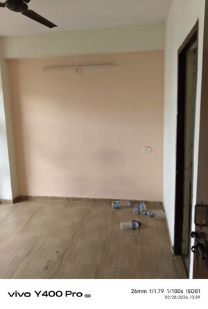 Room in 2.5 BHK Apartment at Auric City Homes, Sector 82 – for Rent