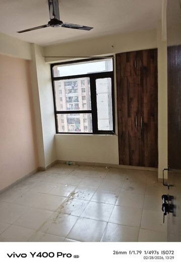 Room in 2.5 BHK Apartment at Auric City Homes, Sector 82 – for Rent