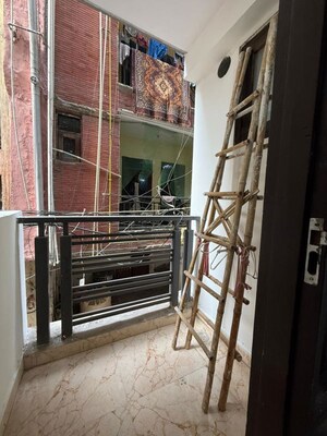 1 BHK Builder Floor – Exterior View View at Paryavaran Complex - for Rent