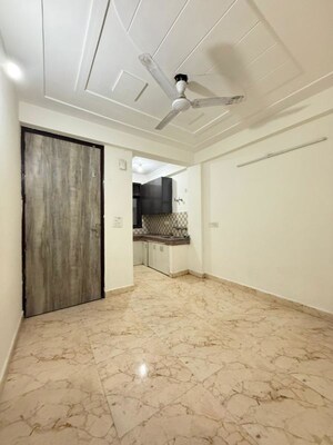Room in 1 BHK Builder Floor at Paryavaran Complex – for Rent