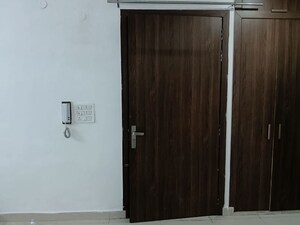 Furnished Amenities in 2 BHK Apartment at Uttam Nagar – for Rent
