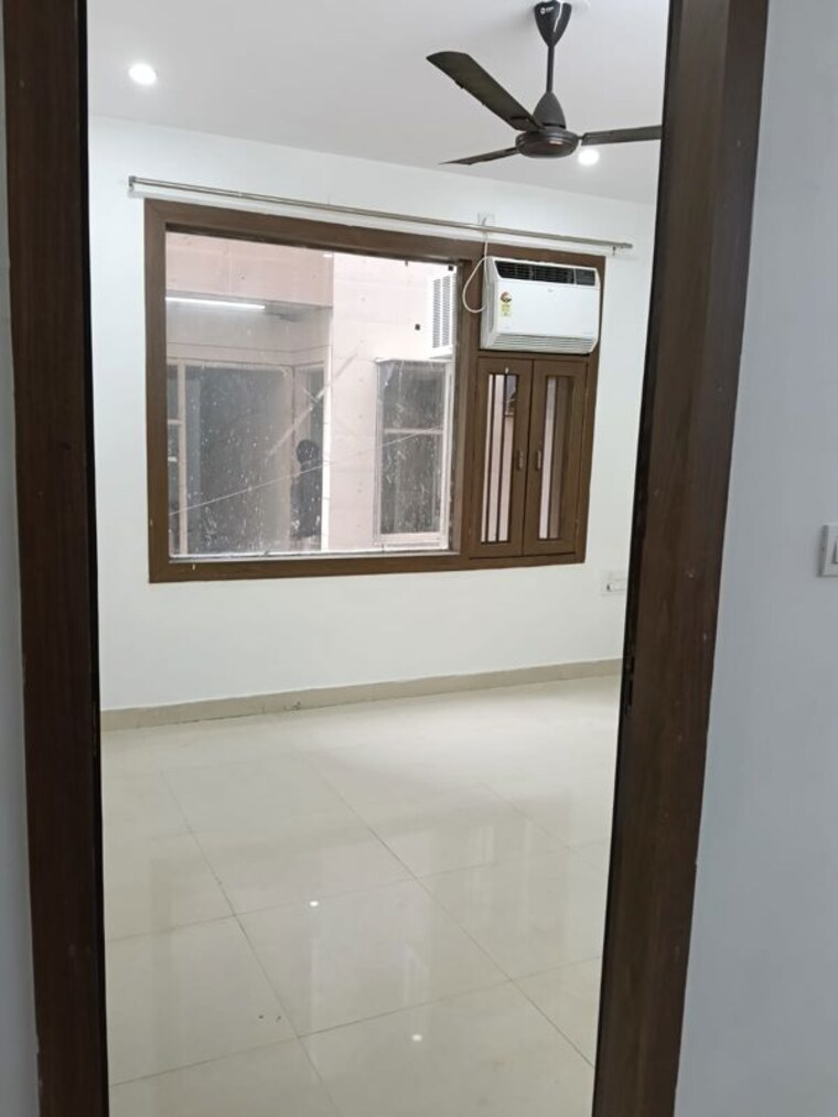 Room, uttam nagar 2 Bedroom 765 Sq.Ft. Apartment In Uttam Nagar Delhi 10052482