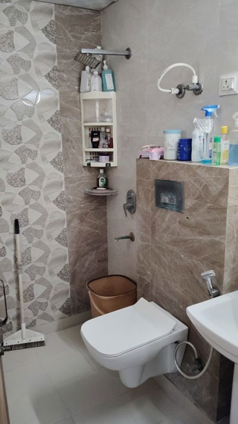Bathroom, rajendra nagar 2 Bedroom 1050 Sq.Ft. Apartment In Rajendra Nagar Ghaziabad 10052699