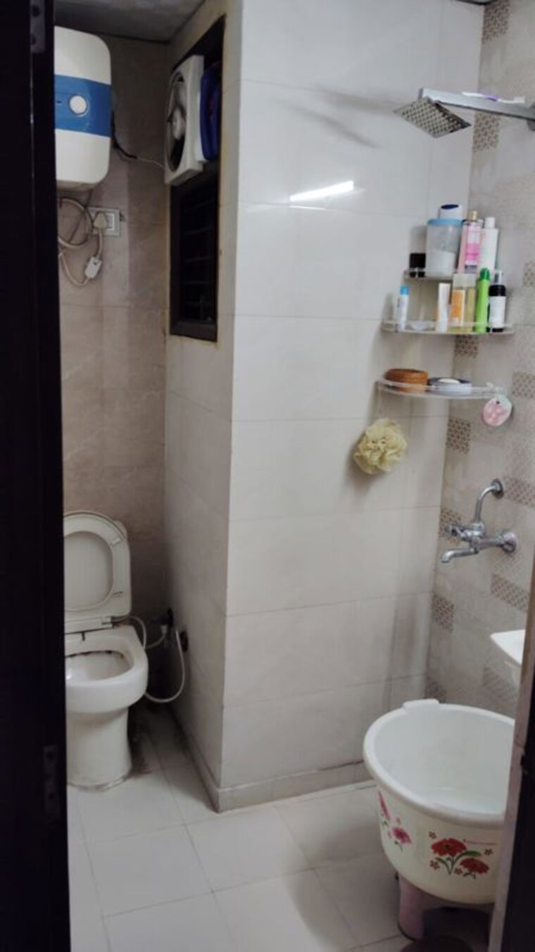 Bathroom, rajendra nagar 2 Bedroom 1050 Sq.Ft. Apartment In Rajendra Nagar Ghaziabad 10052699