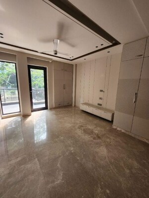 Room in 5 BHK Villa at Sunder Nagar – for Sale