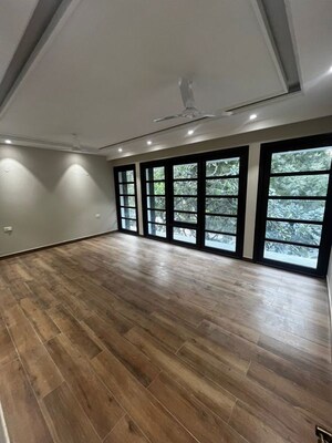 Master Bedroom in 4 BHK Villa at Vipul Tatvam Villas, Sector 48 – for Rent