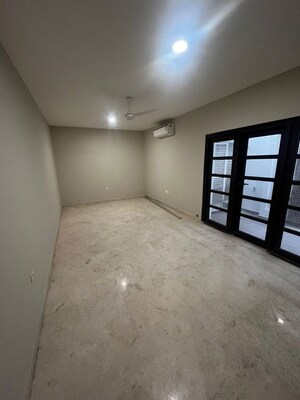 Room in 4 BHK Villa at Vipul Tatvam Villas, Sector 48 – for Rent
