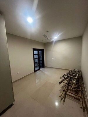 Room in 4 BHK Villa at Vipul Tatvam Villas, Sector 48 – for Rent