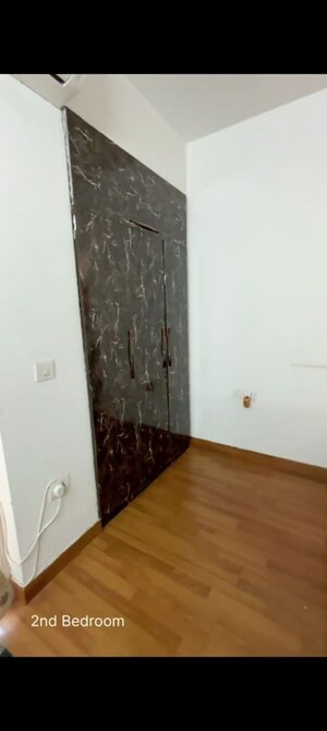 Room in 2 BHK Apartment at Sector 84 – for Rent