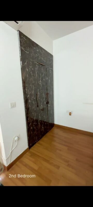 Room in 2 BHK Apartment at Sector 84 – for Rent