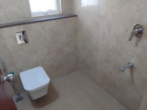 Room in 3 BHK Apartment at Aurobindo The Regent, Kondapur – for Rent