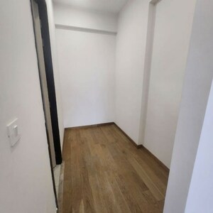Room in 4 BHK Apartment at Bandra Kurla Complex – for Rent