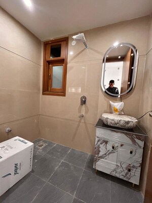 Bathroom in 3 BHK Builder Floor at Palm Residency Chhatarpur, Chattarpur – for Rent
