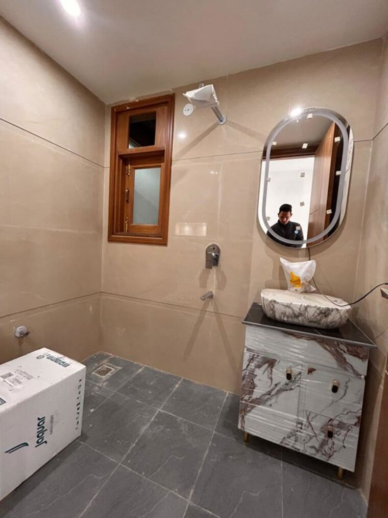 Bathroom, palm-residency-chhatarpur 3 Bedroom 1350 Sq.Ft. Builder Floor In Chattarpur Delhi 10052850