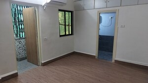 Room in 3 BHK Apartment at Bandra West – for Rent