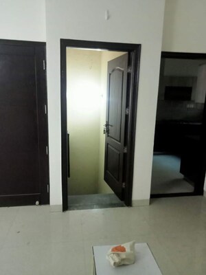 Room in 2.5 BHK Builder Floor at Smart World Gems, Sector 89 – for Sale
