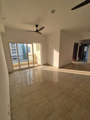 Room in 3 BHK Apartment at Amrapali Heartbeat City, Sector 107 – for Rent