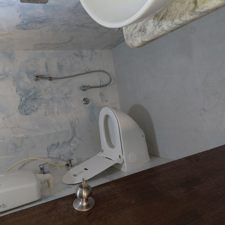 Bathroom, neha-heena-gaurav-jewels 3 Bedroom 1500 Sq.Ft. Apartment In Goregaon East Mumbai 10052986