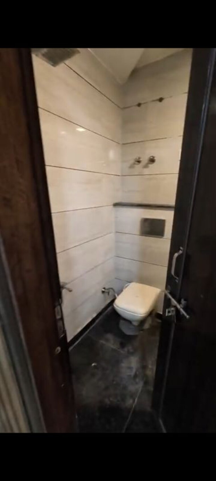 Bathroom, pitampura 3 Bedroom 1000 Sq.Ft. Builder Floor In Pitampura Delhi 10053022