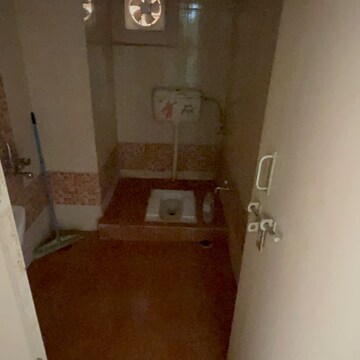 Bathroom in 2 BHK Apartment at Greenwood Apartment, Gomti Nagar – for Rent