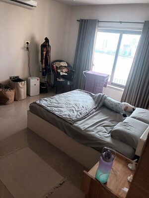 Bedroom in 3 BHK Apartment at Maker Tower, Cuffe Parade – for Rent