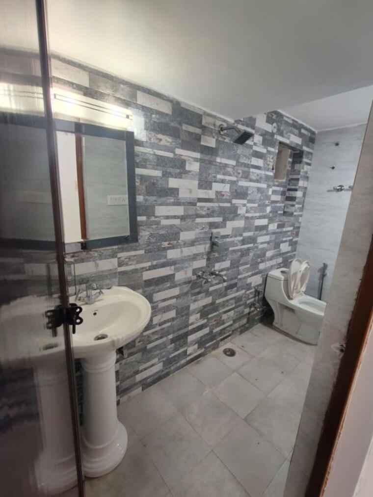 Bathroom, saket 3 Bedroom 1125 Sq.Ft. Builder Floor In Saket Delhi 10053061