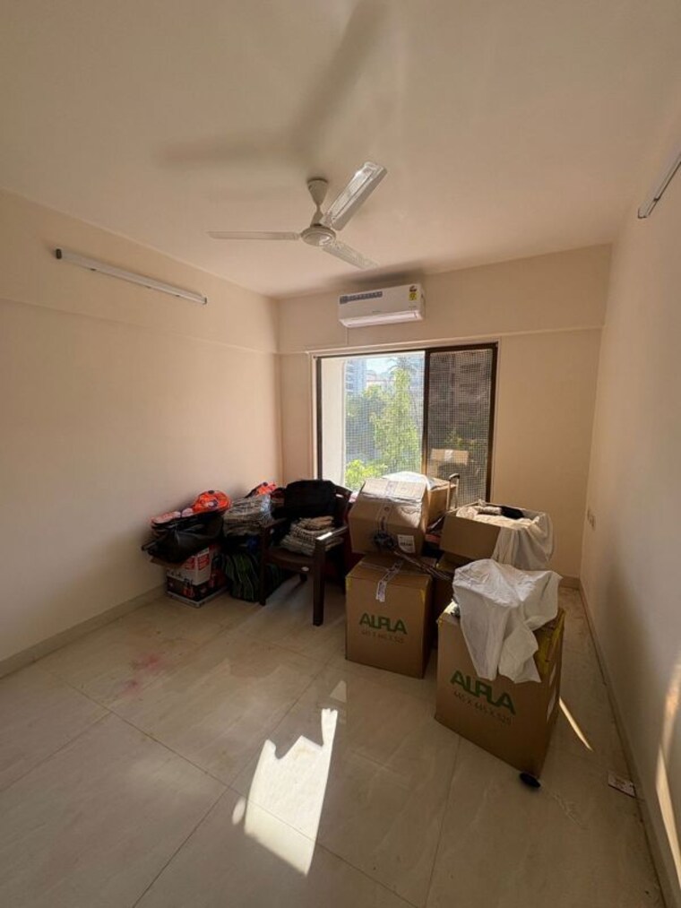 Room, khar west 2 Bedroom 700 Sq.Ft. Apartment In Khar West Mumbai 10053078