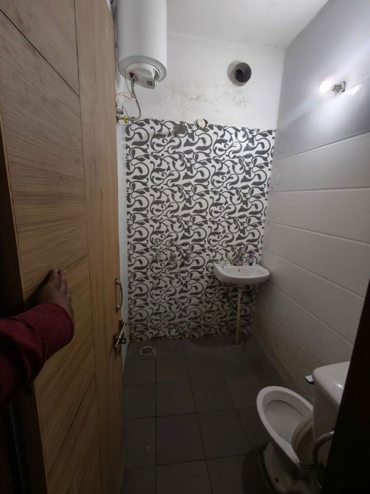 Bathroom, gmada-eco-city 2 Bedroom 900 Sq.Ft. Independent House In North Mullanpur Chandigarh 10053101