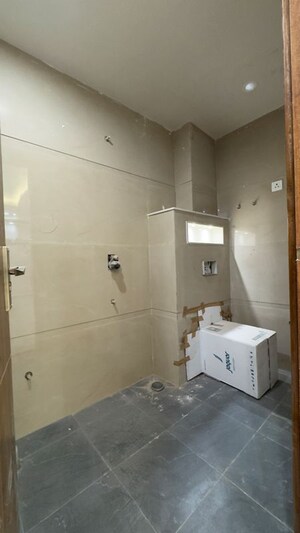 Bathroom in 3 BHK Apartment at Palm Residency Chhatarpur, Rajpur Khurd Extension – for Rent