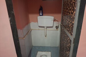 Bathroom in 1 BHK Apartment at Jogeshwari East – for Rent