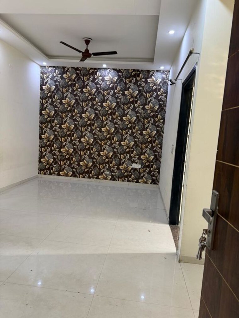 Room, patiala road 3 Bedroom 1395 Sq.Ft. Builder Floor In Patiala Road Zirakpur 10053215