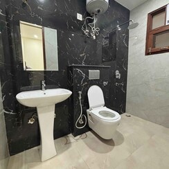1 BHK + Servant Room Builder Floor For Rent in Chattarpur