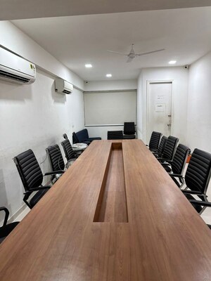  Office Space For Rent in Sola