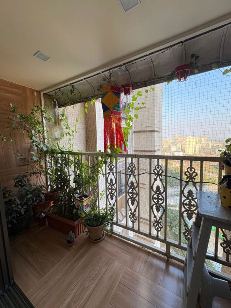 Balcony, vartak nagar 2 Bedroom 700 Sq.Ft. Apartment In Vartak Nagar Thane 10053256