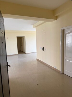 Hall in 4 BHK Apartment at Unitech Cascades, Pi Greater Noida – for Sale