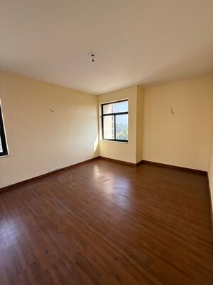 Room in 4 BHK Apartment at Unitech Cascades, Pi Greater Noida – for Sale