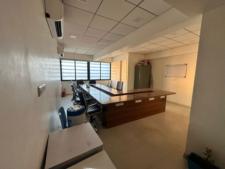 Team Area, sola Commercial Office Space 810 Sq.Ft. In Sola Ahmedabad 10053259