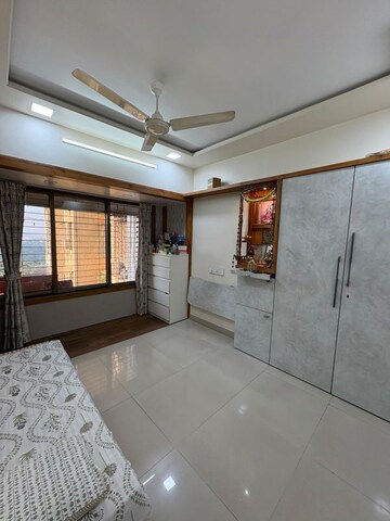 Bedroom in 2 BHK Apartment at Vartak Nagar – for Rent