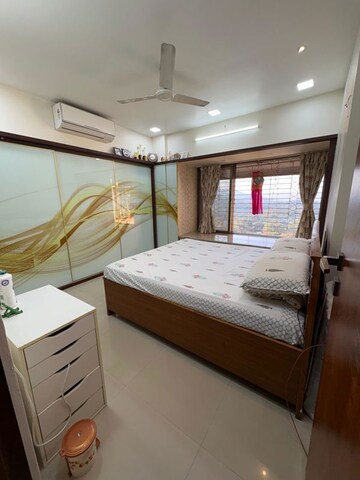 Bedroom in 2 BHK Apartment at Vartak Nagar – for Rent