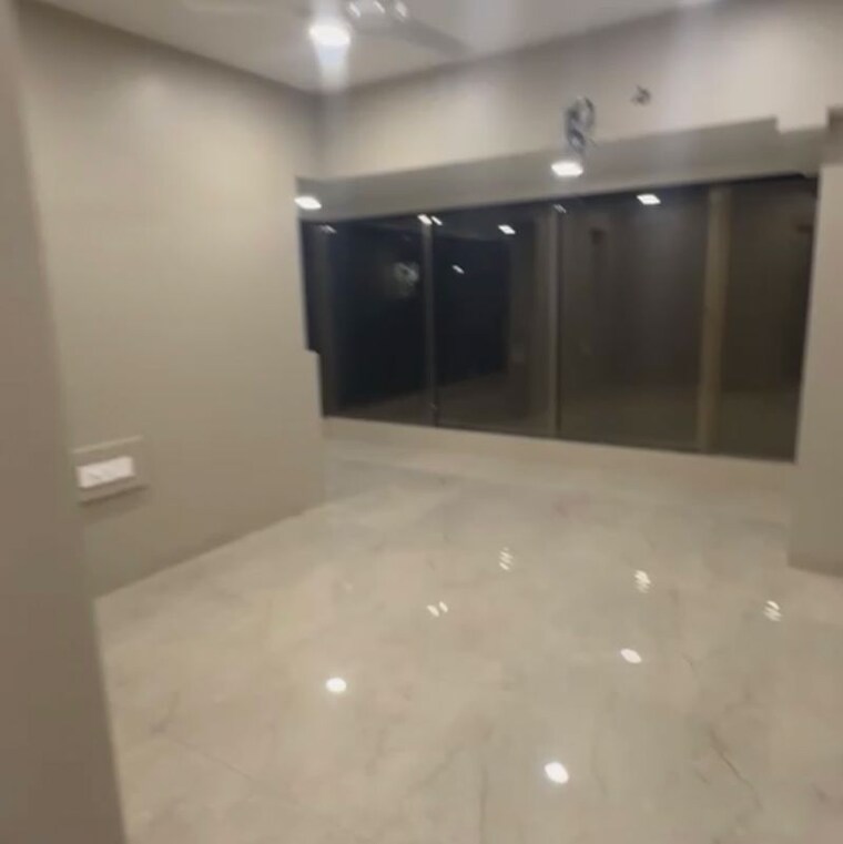 Room, andheri west 4 Bedroom 1350 Sq.Ft. Apartment In Andheri West Mumbai 10053397