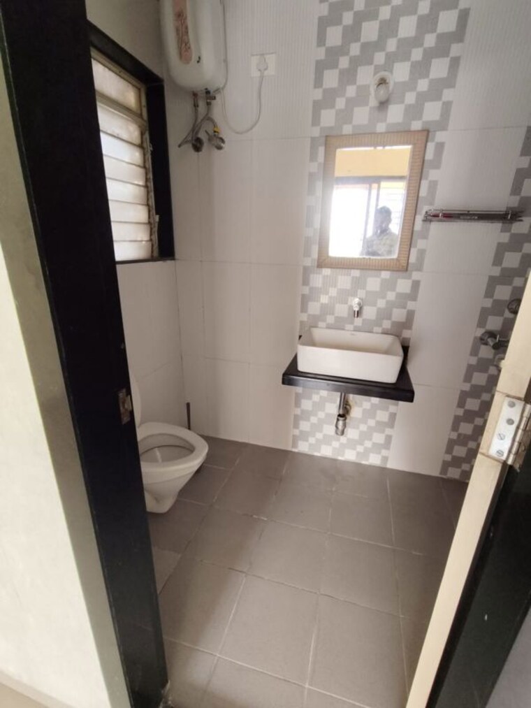 Bathroom, nisarg-hyde-park 3 Bedroom 1370 Sq.Ft. Apartment In Kharghar Navi Mumbai 10053426