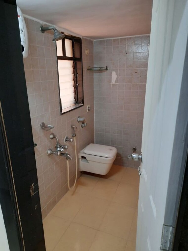 Bathroom, atul-blue-empire 1 Bedroom 585 Sq.Ft. Apartment In Kandivali West Mumbai 10053431