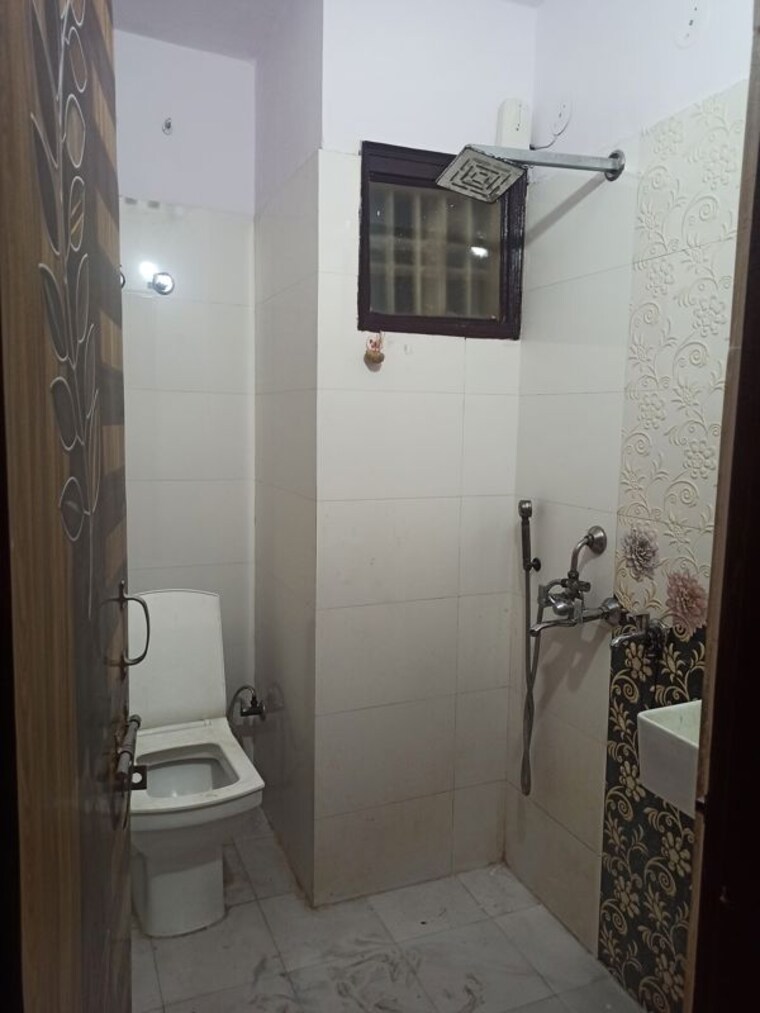 Bathroom, vasundhara sector 1 2 Bedroom 850 Sq.Ft. Builder Floor In Vasundhara Sector 1 Ghaziabad 8972692