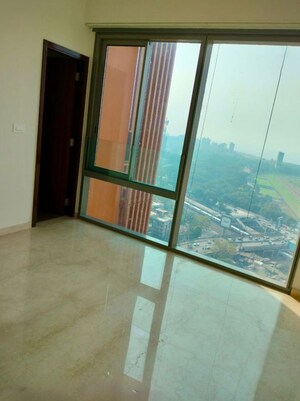 Room in 3 BHK Apartment at Piramal Mahalaxmi, Mahalaxmi – for Rent