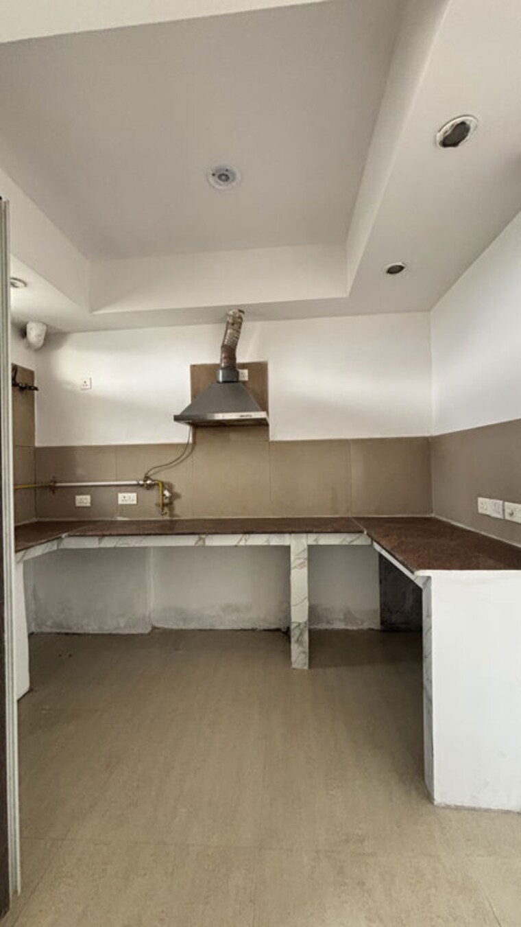 Kitchen, gurukrupa-alaknanda 3 Bedroom 1540 Sq.Ft. Apartment In Vile Parle West Mumbai 10053438