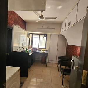 Team Area in 2 BHK Apartment at Andheri West – for Rent