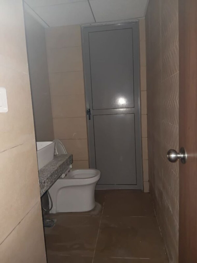 Bathroom, kalpataru-immensa 2 Bedroom 808 Sq.Ft. Apartment In Kolshet Road Thane 10053448